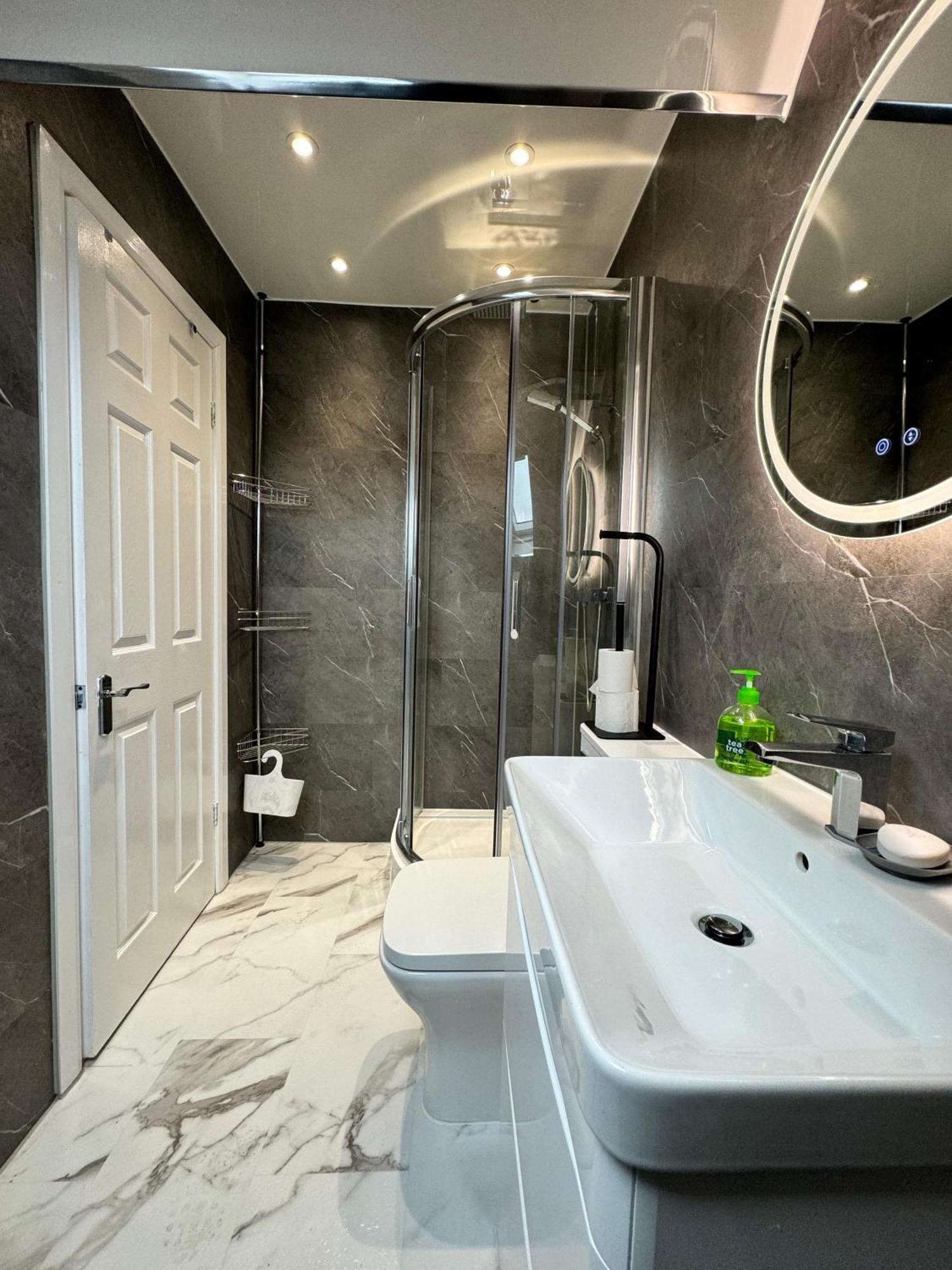Luxury Ensuite Rooms @ Kingsley Terrace Newcastle upon Tyne Exterior photo